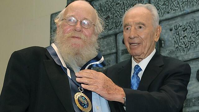 Rabbi Steinsaltz with late President Peres. ‘A quality stamp on the Jewish people’s ways of life’nullnull Rabbi Steinsaltz with late President Peres. ‘A quality stamp on the Jewish people’s ways of life’