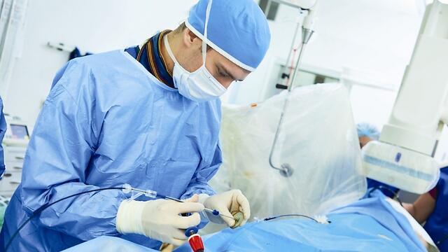 The average distance between hospitals and Arabs communities is 22 km