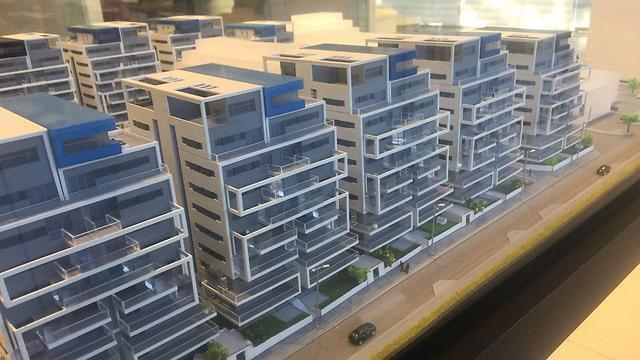 A model of the David's Gardens project in Bnei Brak (אריאלה שטרנבך) A model of the David's Gardens project in Bnei Brak