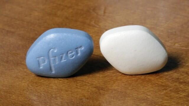 Слева - оригинальная виагра, справа - генерик Слева - оригинальная виагра, справа - генерик