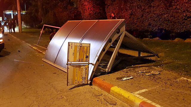 Автобусная остановка в Герцлии. Фото: МАДА (צילום: מד"א) Автобусная остановка в Герцлии. Фото: МАДА