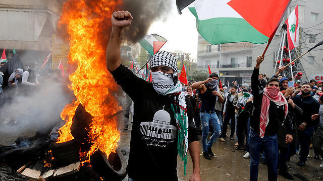 Protest outside U.S. Embassy in Beirut after Donald Trump announced he would be moving the American embassy from Tel Aviv to Jerusalem