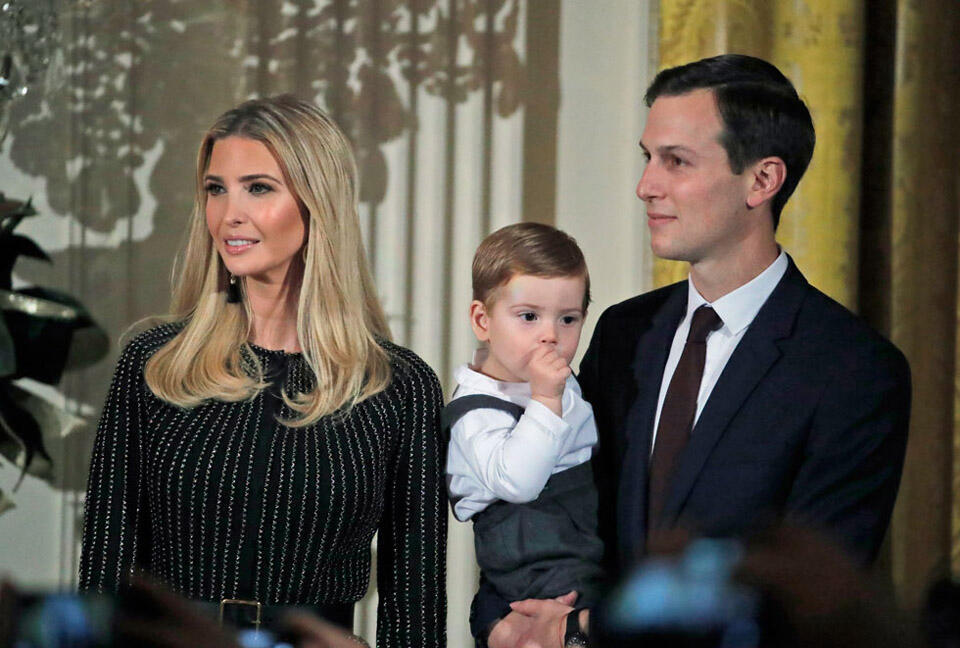 Иванка Трамп с мужем Джаредом Кушнером и сыном. Фото: АР (Фото: AP) Иванка Трамп с мужем Джаредом Кушнером и сыном. Фото: АР