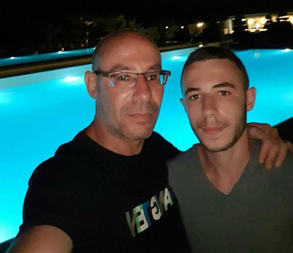 Ашер Альмалиах с сыном