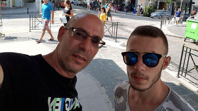 Ашер Альмалиах с сыном