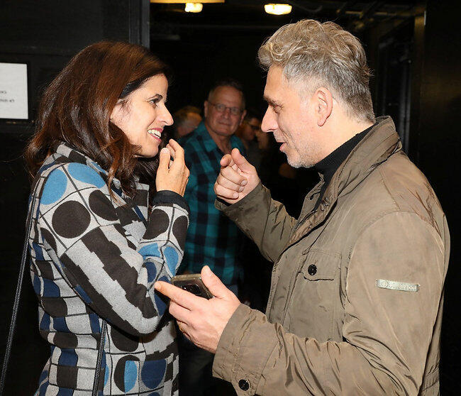 שתפו גם אותנו בשיחה. ליאור אשכנזי ויעל לבנטל (צילום: רפי דלויה) שתפו גם אותנו בשיחה. ליאור אשכנזי ויעל לבנטל