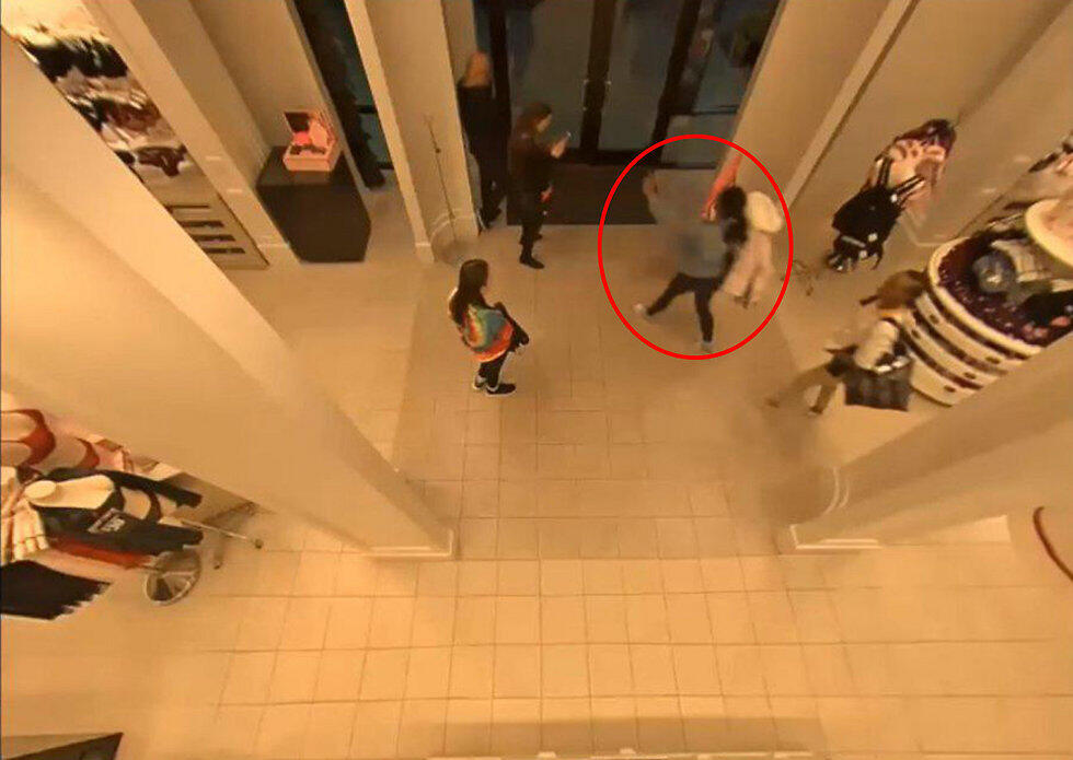 Ограбление. Кадр видеозаписиnullnull Ограбление. Кадр видеозаписи