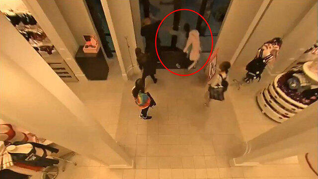 Ограбление. Кадр видеозаписиnullnull Ограбление. Кадр видеозаписи