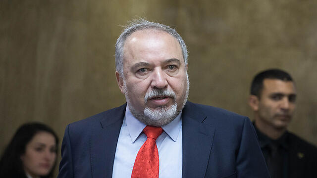 Defense Minister Lieberman contradicted the ministry's own statement on Iranian involvement with ThyssenKrupp (צילום: הדס פרוש/פלאש90) Defense Minister Lieberman contradicted the ministry's own statement on Iranian involvement with ThyssenKrupp