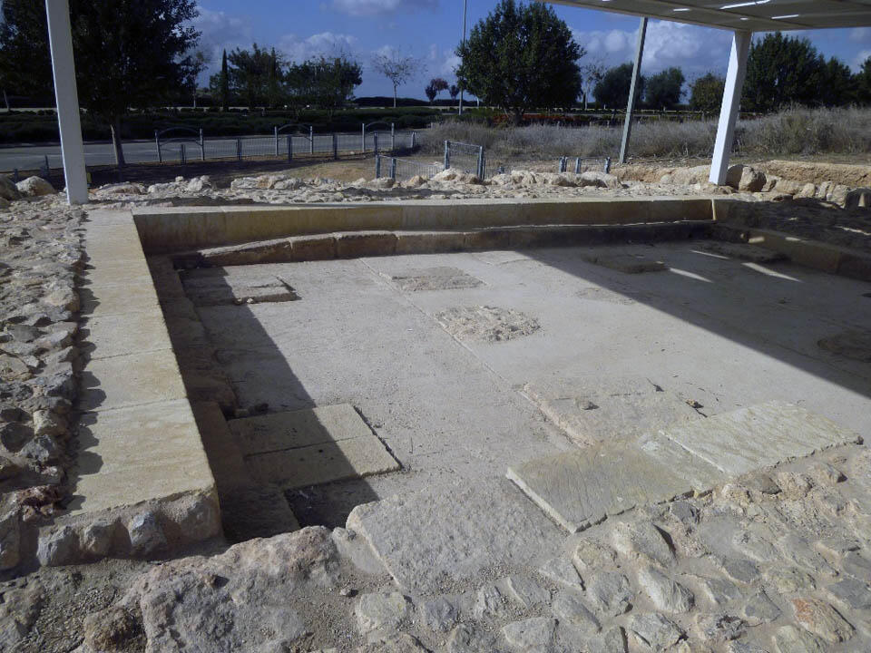 Основание древней синагоги Модиина