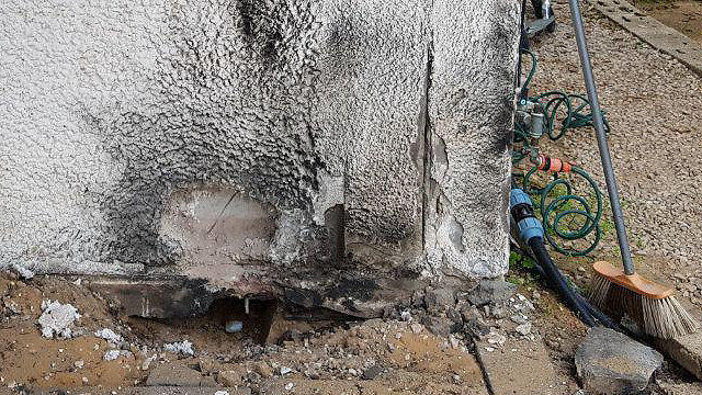A rocket hit a Hof Ashkelon home Monday