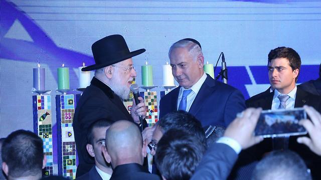 Netanyahu lights Menorah