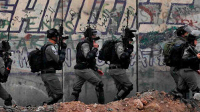 Boder Police in riots