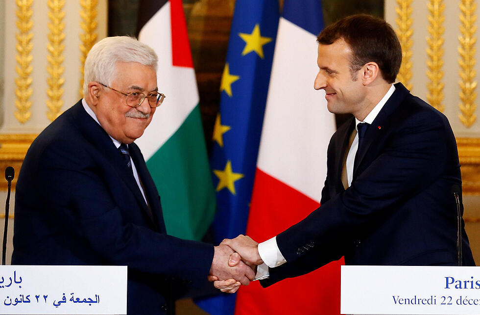 Palestinian Authority Chairman Mahmoud Abbas and Macron 