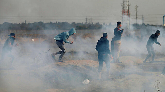 Riots on the Gaza broder