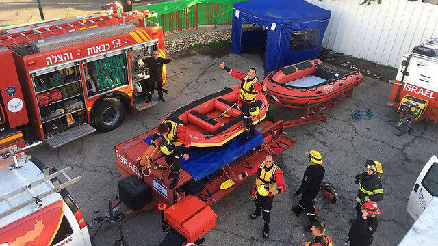 Надувные лодки. Фото: Служба пожарной охраны (צילום: דוברות כבאות והצלה) Надувные лодки. Фото: Служба пожарной охраны