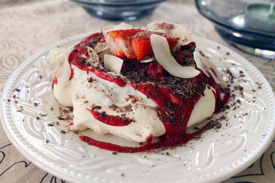 Десерт "Павлова". Фото: Орли Хермеш (Фото: Орли Хермеш) Десерт "Павлова". Фото: Орли Хермеш