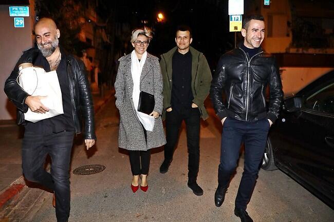 Аси Азар с супругом Альбертом, Дафна Люстиг и Йонатан Хеллер. Фото: Амир Меири (Фото: Амир Меири) Аси Азар с супругом Альбертом, Дафна Люстиг и Йонатан Хеллер. Фото: Амир Меири