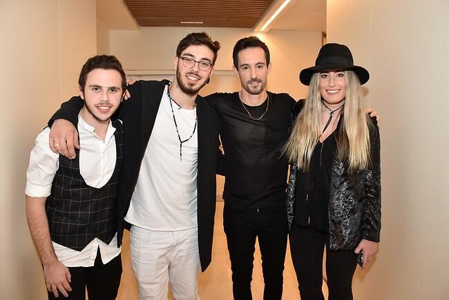 Певец Иври Лидер и участники реалити-шоу "Икс-фактор". Фото: Чино (Фото: Чино) Певец Иври Лидер и участники реалити-шоу "Икс-фактор". Фото: Чино