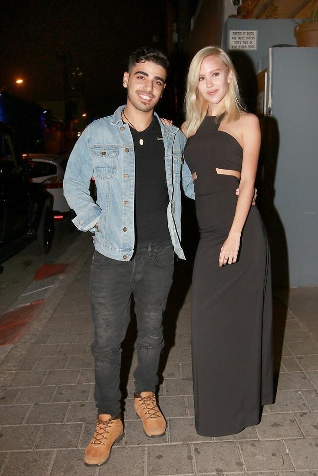 Мария Домарк, звезда Инстаграма, со спутником Боазом. Фото: Анат Мосберг (Фото: Анат Мосберг) Мария Домарк, звезда Инстаграма, со спутником Боазом. Фото: Анат Мосберг