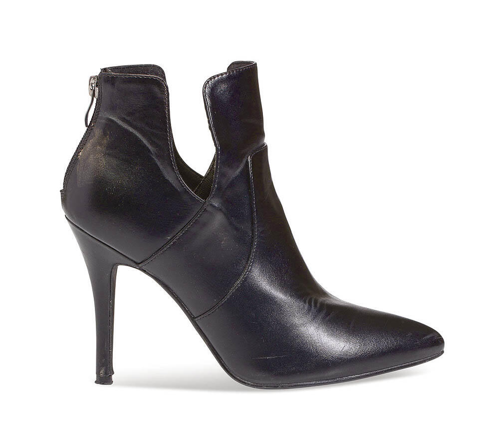 Ботильоны "Lee Cooper". Фото: Ярон Вайнштейн