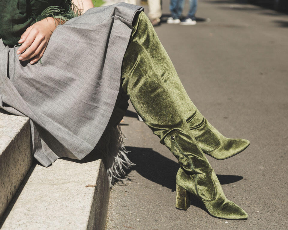 Гостья перед показом Армани в Милане. Фото: Tinxi / Shutterstock.com