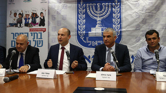 На пресс-конференции. Фото: Охад Цвайгенберг