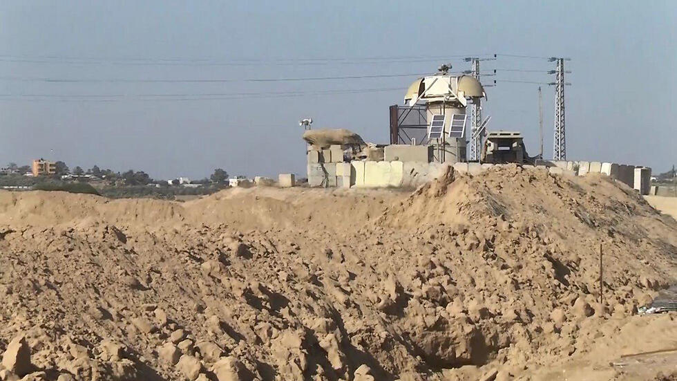 К "объекту" подтягивают свет и оборудуют бетонный узел. Фото: Рои Идан (צילום: רועי עידן) К "объекту" подтягивают свет и оборудуют бетонный узел. Фото: Рои Идан