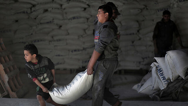 UNRWA food aid