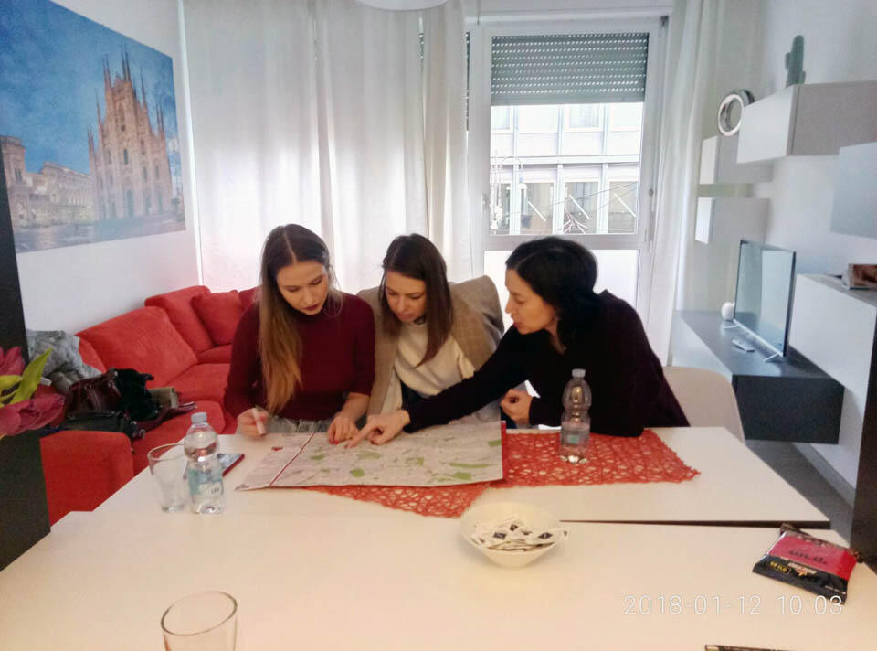 Татьяна Акопова с подругами