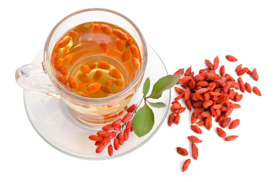 Чай из ягод гожи. Фото: shutterstock.com