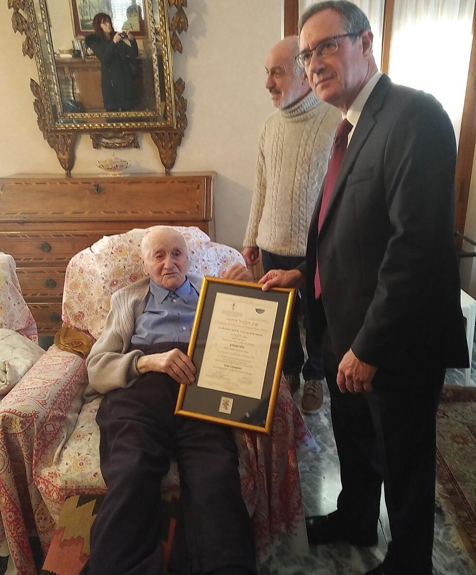 Enzo Cavaglion receives the citation from Alan Schneider. Proud and excited 