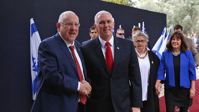 Майк Пенс и Реувен Ривлин. Фото: Амит Шааби (צילום: עמית שאבי) Майк Пенс и Реувен Ривлин. Фото: Амит Шааби