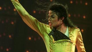 האשמות: מייקל ג'קסון פגע מינית בילד בביקורו בישראל