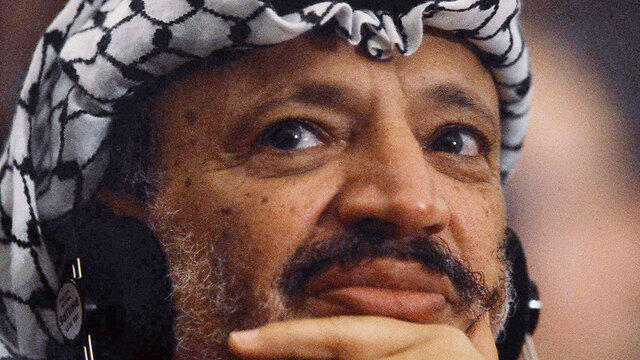 Arafat's secret journals, written over the course of two decades, were revealed Sunday (צילום: AP) Arafat's secret journals, written over the course of two decades, were revealed Sunday