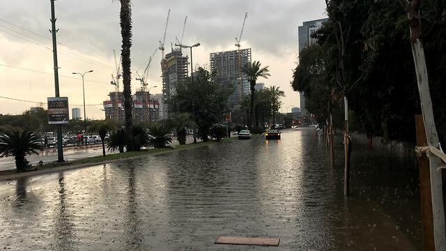 Дерех Намир в Тель-Авиве. Фото: Ади Саги (צילום: עדי שגיא) Дерех Намир в Тель-Авиве. Фото: Ади Саги