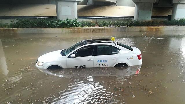 The cab from which Avital and Shlomo escaped (צילום: אביטל פרמוט) The cab from which Avital and Shlomo escaped