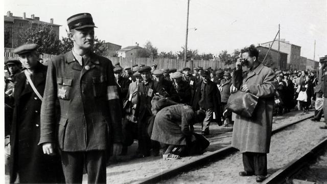 Mendel Grossman working on in the Lodz Ghetto during World War II