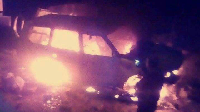 Israeli's car set ablaze in Abu Dis