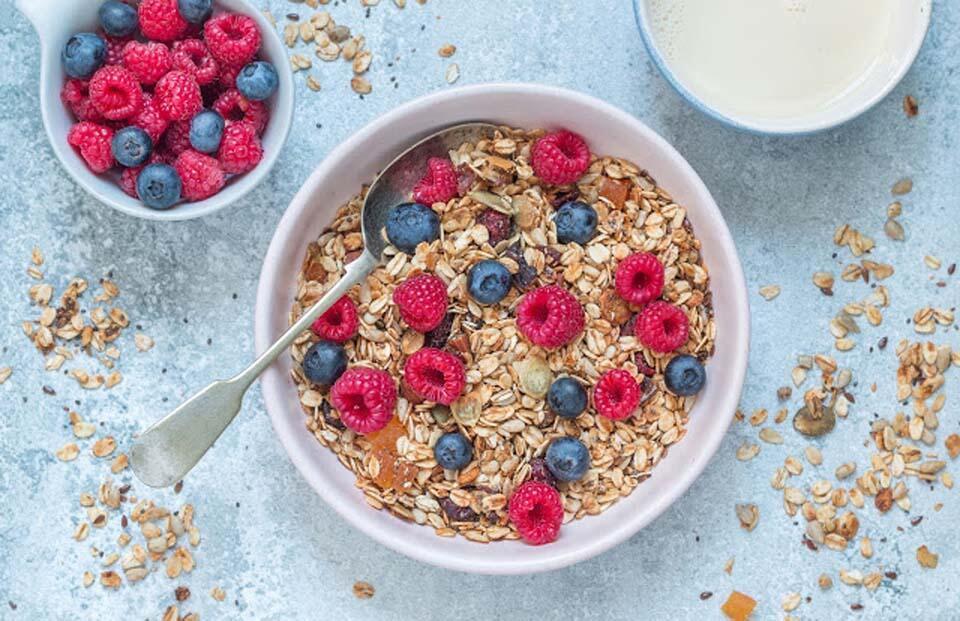 Вкусно с молоком, йогуртом и даже просто так. Фото: Ольга Тухшер (Фото: Ольга Тухшер) Вкусно с молоком, йогуртом и даже просто так. Фото: Ольга Тухшер