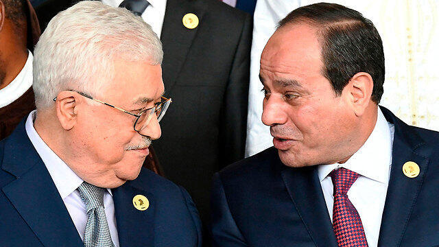 Palestinian President Mahmoud Abbas and Egyptian President Abdel Fattah al-Sisi (צילום: AFP) Palestinian President Mahmoud Abbas and Egyptian President Abdel Fattah al-Sisi
