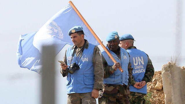 UNIFIL peacekeepers on the Israel-Lebanon border (צילום: AFP) UNIFIL peacekeepers on the Israel-Lebanon border