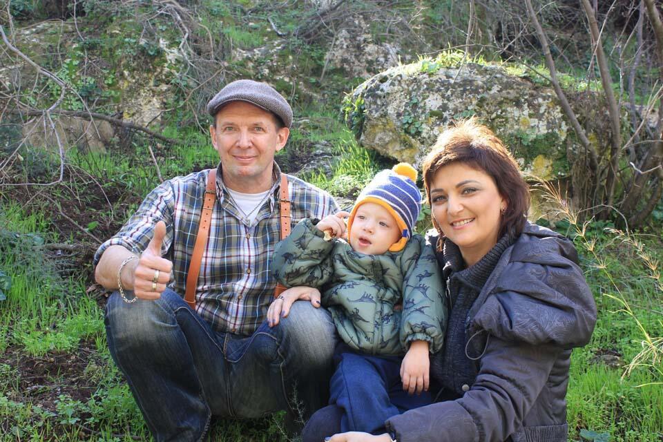 Виктор Чепелев с женой Аллой и внуком Лео