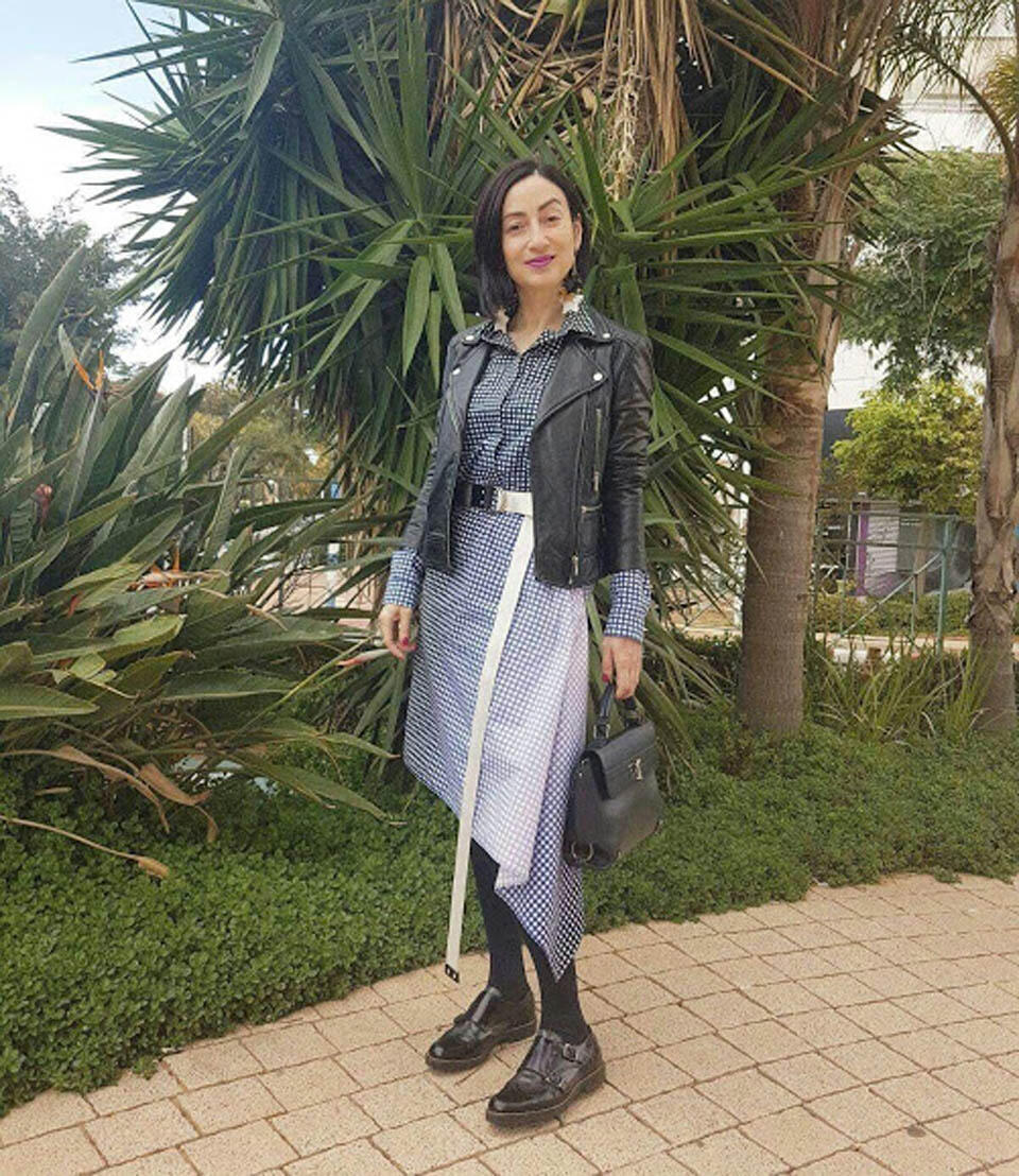 Базовая куртка-косуха, стильное платье-рубашка, модный удлиненный пояс (Фото предоставлено автором) Базовая куртка-косуха, стильное платье-рубашка, модный удлиненный пояс