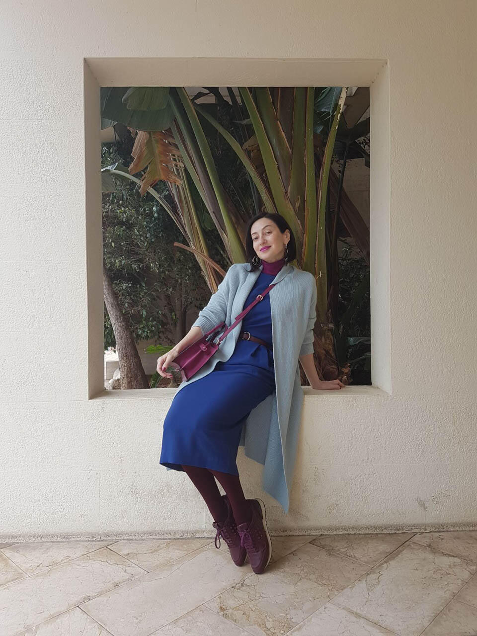 Базовый кардиган, базовое платье, базовые кроссовки, базовая сумка (Фото предоставлено автором) Базовый кардиган, базовое платье, базовые кроссовки, базовая сумка