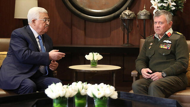 Abbas with Jordan's King Abdullah (Photo: Reuters)