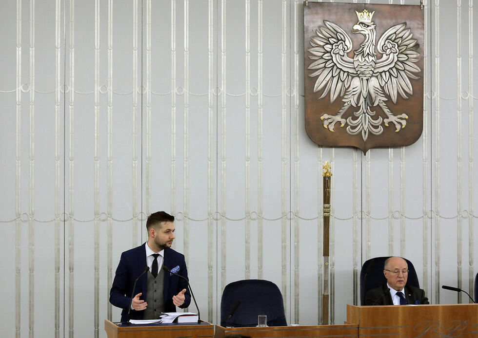 Заседание верхней палаты парламента Польши. Фото: EPA (צילום: EPA) Заседание верхней палаты парламента Польши. Фото: EPA