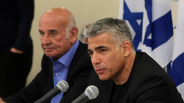 Lapid and Peri. An investigative report led to the former Shin Bet chief’s resignation from the Knesset (צילום: יוגב אטיאס) Lapid and Peri. An investigative report led to the former Shin Bet chief’s resignation from the Knesset
