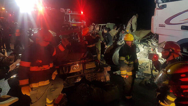 Столкновение грузовика с армейскими автомобилями на шоссе № 6, 13 февраляnullnull Столкновение грузовика с армейскими автомобилями на шоссе № 6, 13 февраля