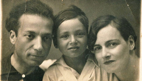 Слева направо: Эрвин, Питер и Эли (My Heritage) Слева направо: Эрвин, Питер и Эли